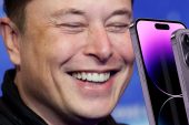 Elon Musk, lansman öncesinde iPhone 15’i eleştirdi
