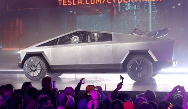 Sıfır Tesla Cybertruck’lar teslimat yolunda!