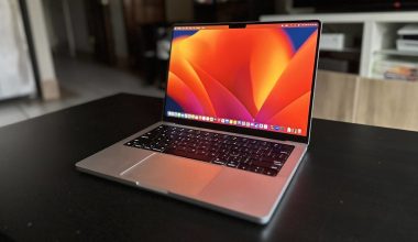 Samsung, OLED MacBook Pro için çalışmaya başladı