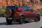 345 HP güç, 700 Nm tork: 2025 Land Rover Defender tanıtıldı!